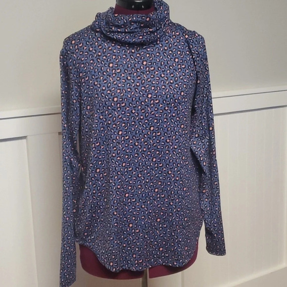 Grace & Lace cowl neck tunic with mask - Picture 6 of 6